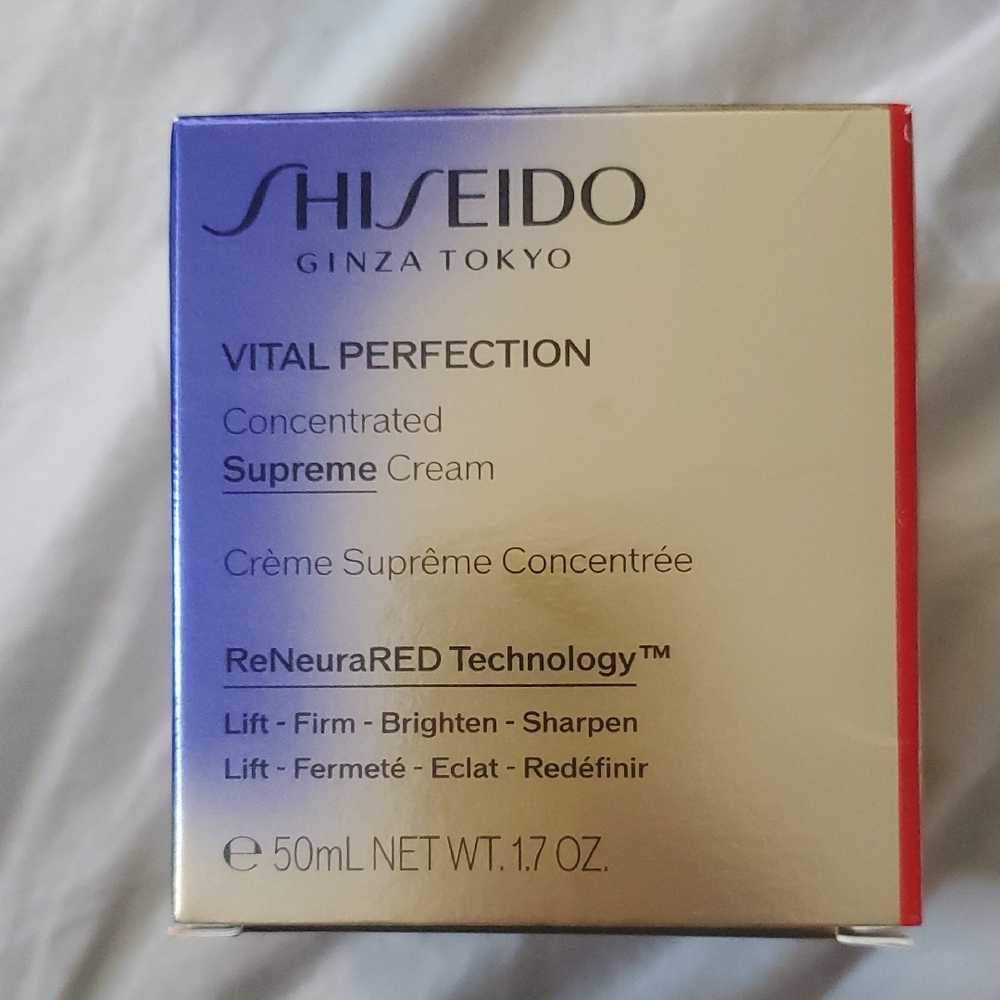 Shiseido Vital Perfection Concentrated Supreme Cream - Gold/Red